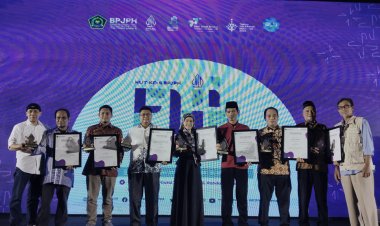 Halal Center Cendekia Muslim (HCCM) Raih Penghargaan HALAL Indonesia Awards 2022 dari Kementerian Agama.