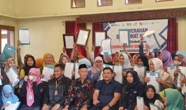 Penyerahan 50 Sertifikat Halal dan Pembekalan: KC HCCM Pacitan Berkolaborasi dengan Rumah BUMN