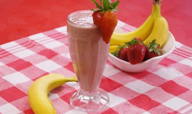 Jus Pisang, Stroberi, dan Pir: Minuman Segar untuk Kesehatan