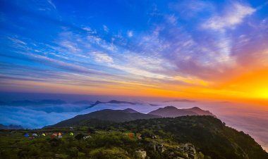 Nyanyian Angin di Bukit Senja
